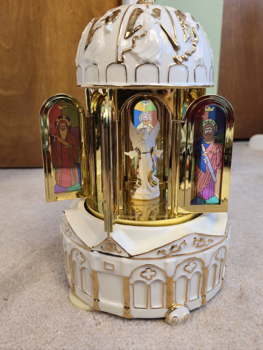 Mr. Christmas Church Cathedral Musical  Box Stained Windows Angel White Gold M28